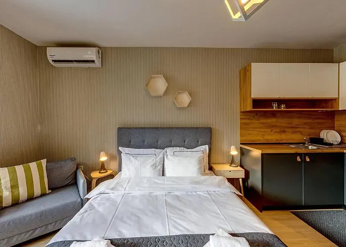 Aparthotel Boutique Entry E 4*