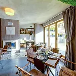 Boutique Entry E Aparthotel