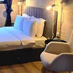 Boutique Entry E Апартхотел Банско