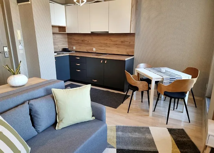 Boutique Entry E מלון דירות בנסקו