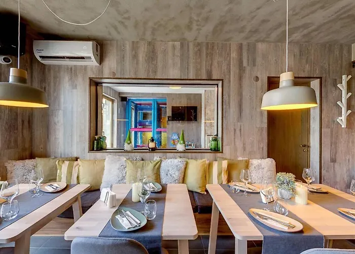 Boutique Entry E 4* בנסקו