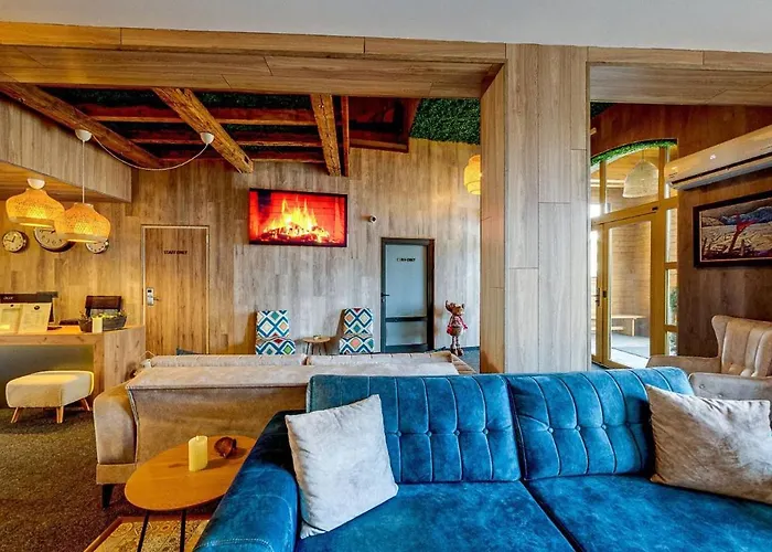 Boutique Entry E 4* בנסקו