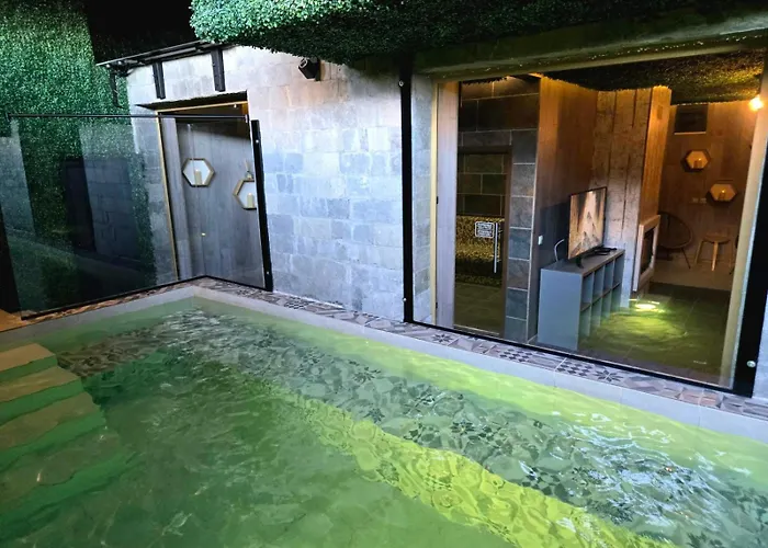 מלון דירות Boutique Entry E 4*