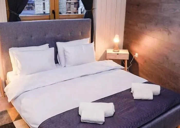 Boutique Entry E בנסקו